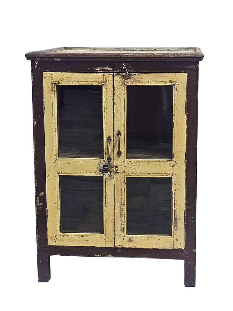 Flerfarvet skøn vitrine