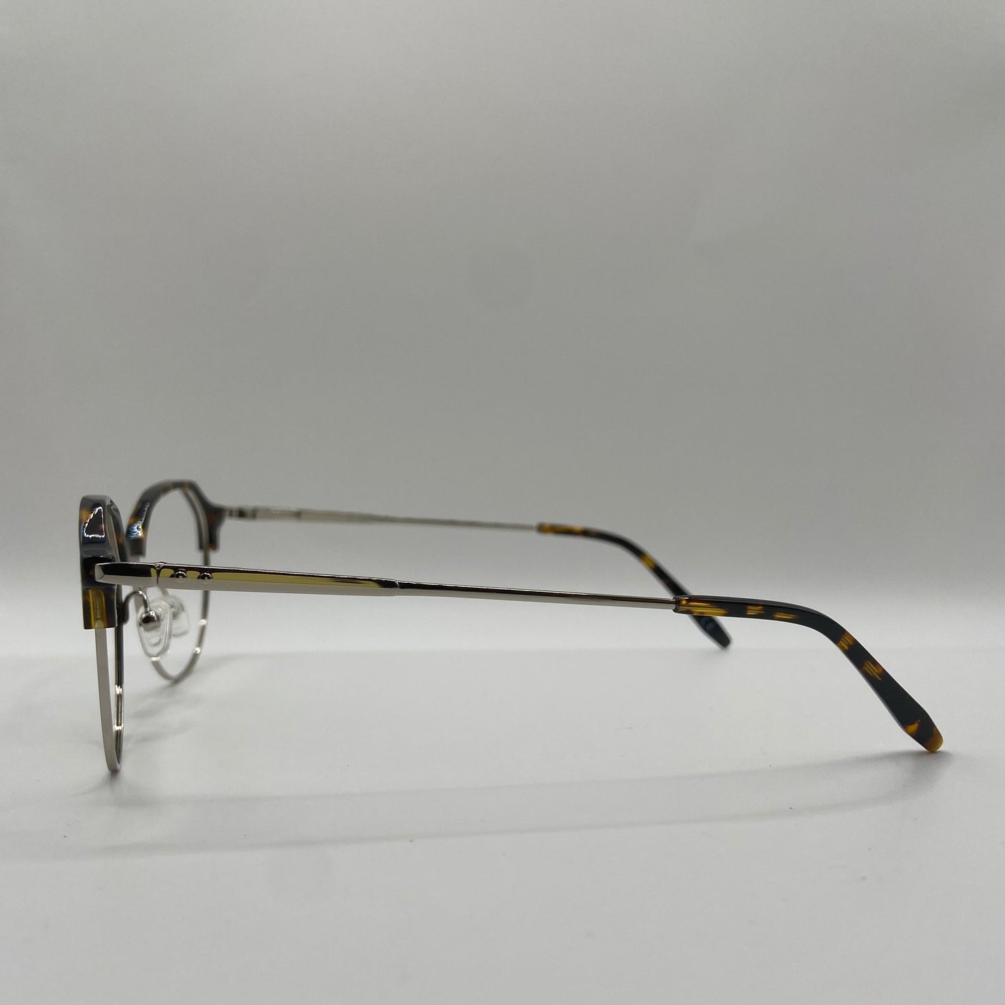 ELEGANT OG STILREN BRILLE