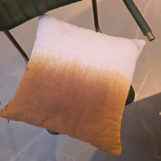 Blød ombré pude – varme toner & rolig vibe