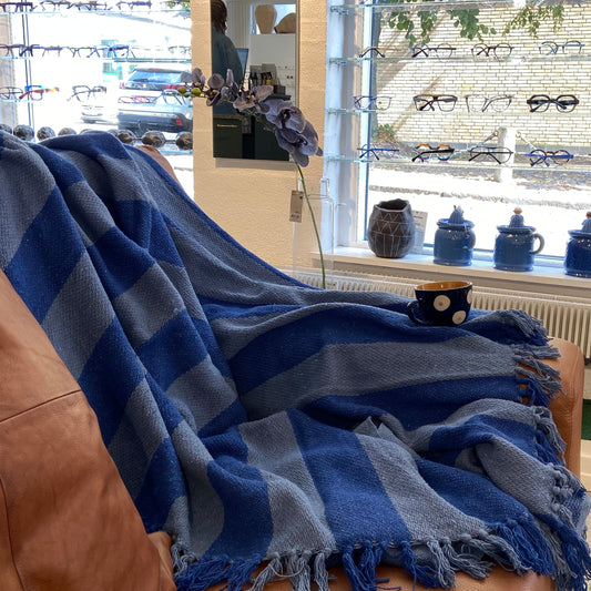 Stribet Tæppe i Blå Toner💙