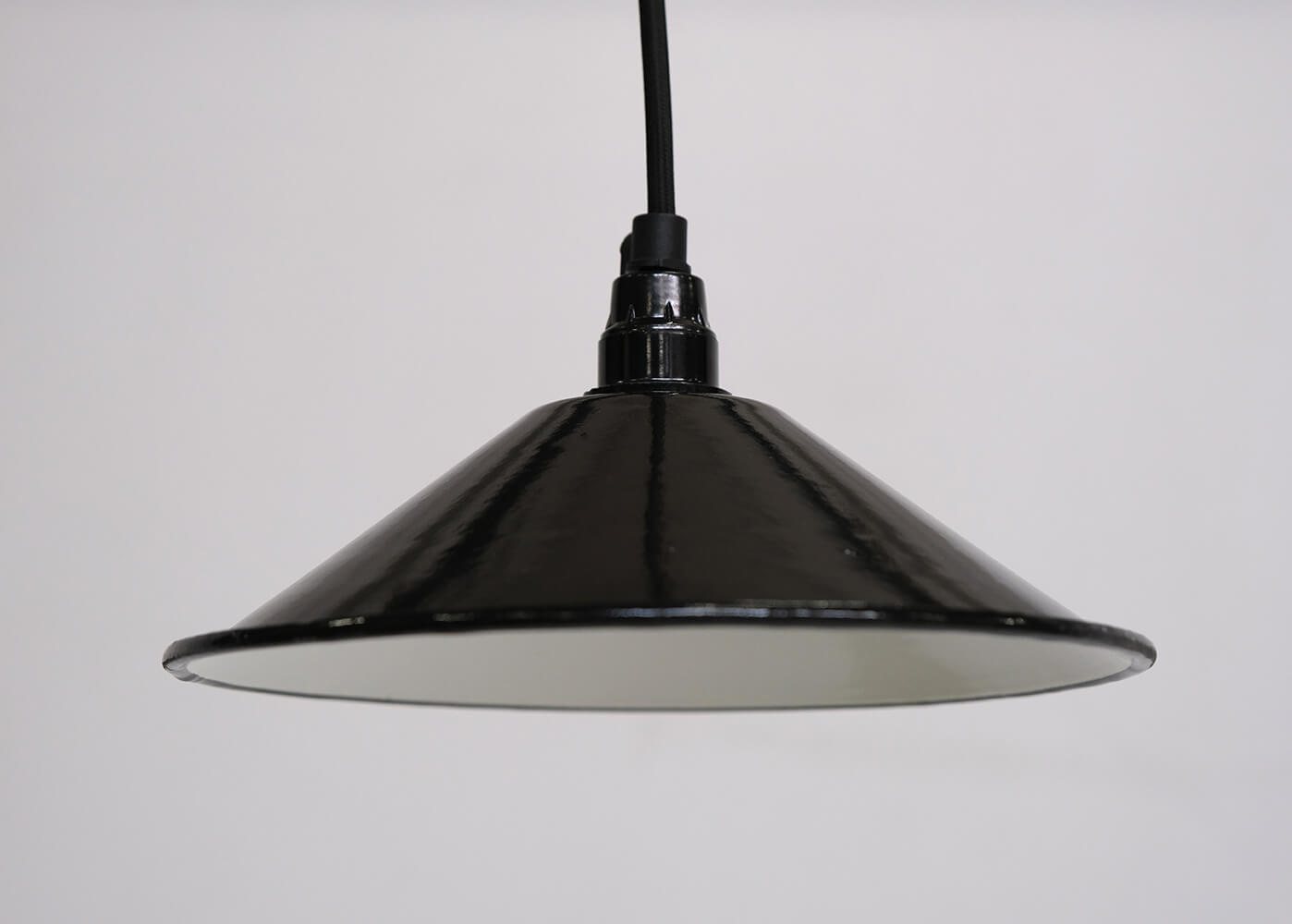 Enamel loftslampe - sort