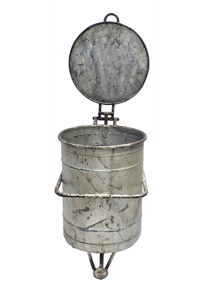 Pedalspand af gammel jerntønde