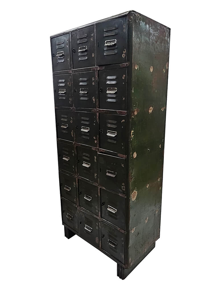 Vintage locker med 18 låger