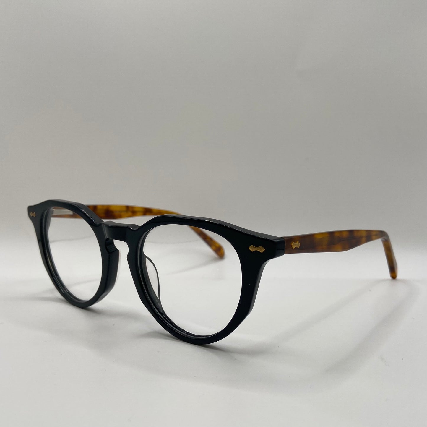 TIL DIG DER ØNSKER EN BRILLE MED ET LILLE TWIST