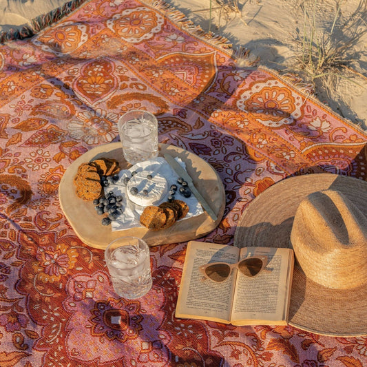 TÆPPET DER MINDER OM SAHARA I FARVERNE