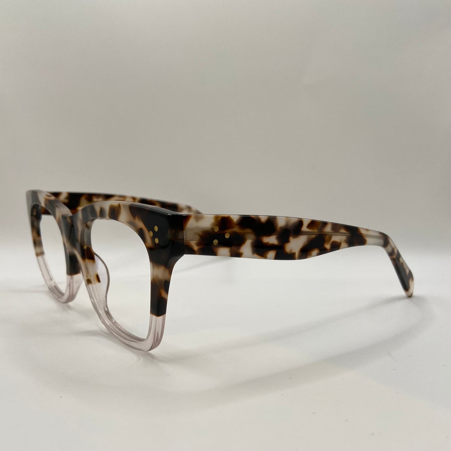 KARAKTERFULD BRILLE