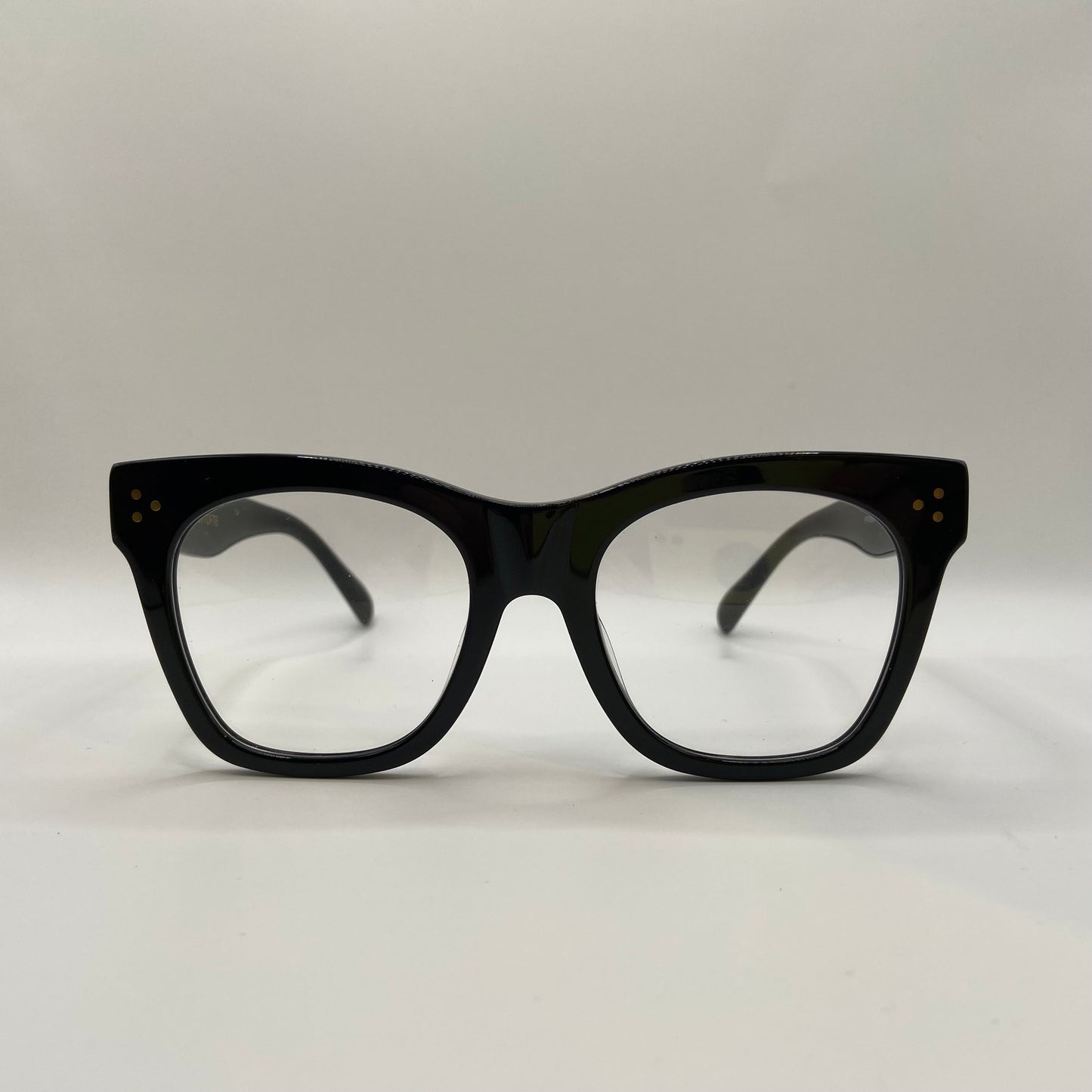 KARAKTERFULD BRILLE