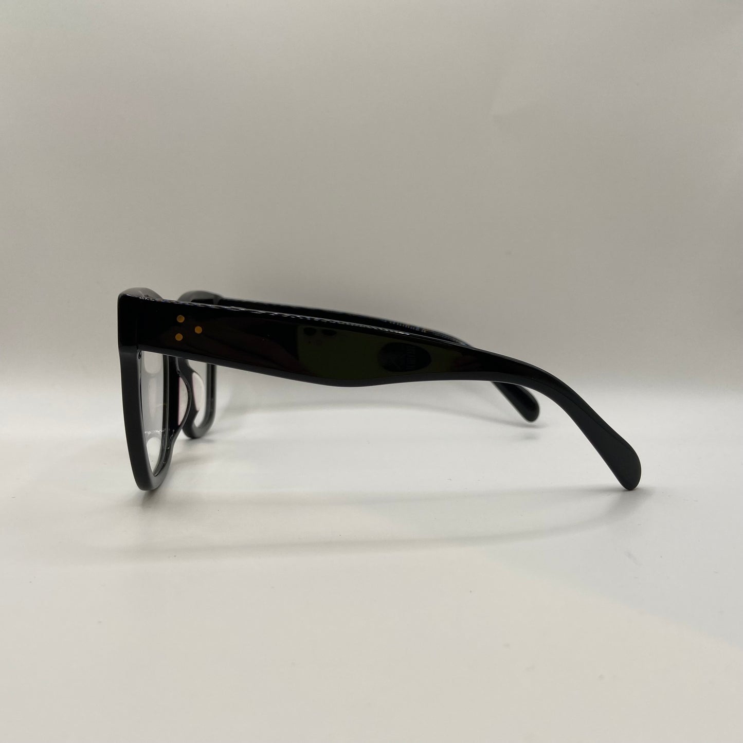 KARAKTERFULD BRILLE