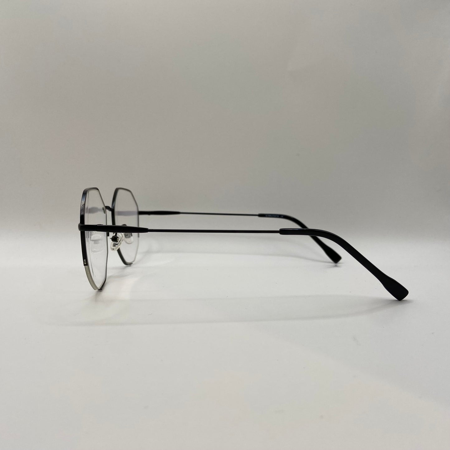 UNDERSPILLET METAL BRILLE MED LUFT