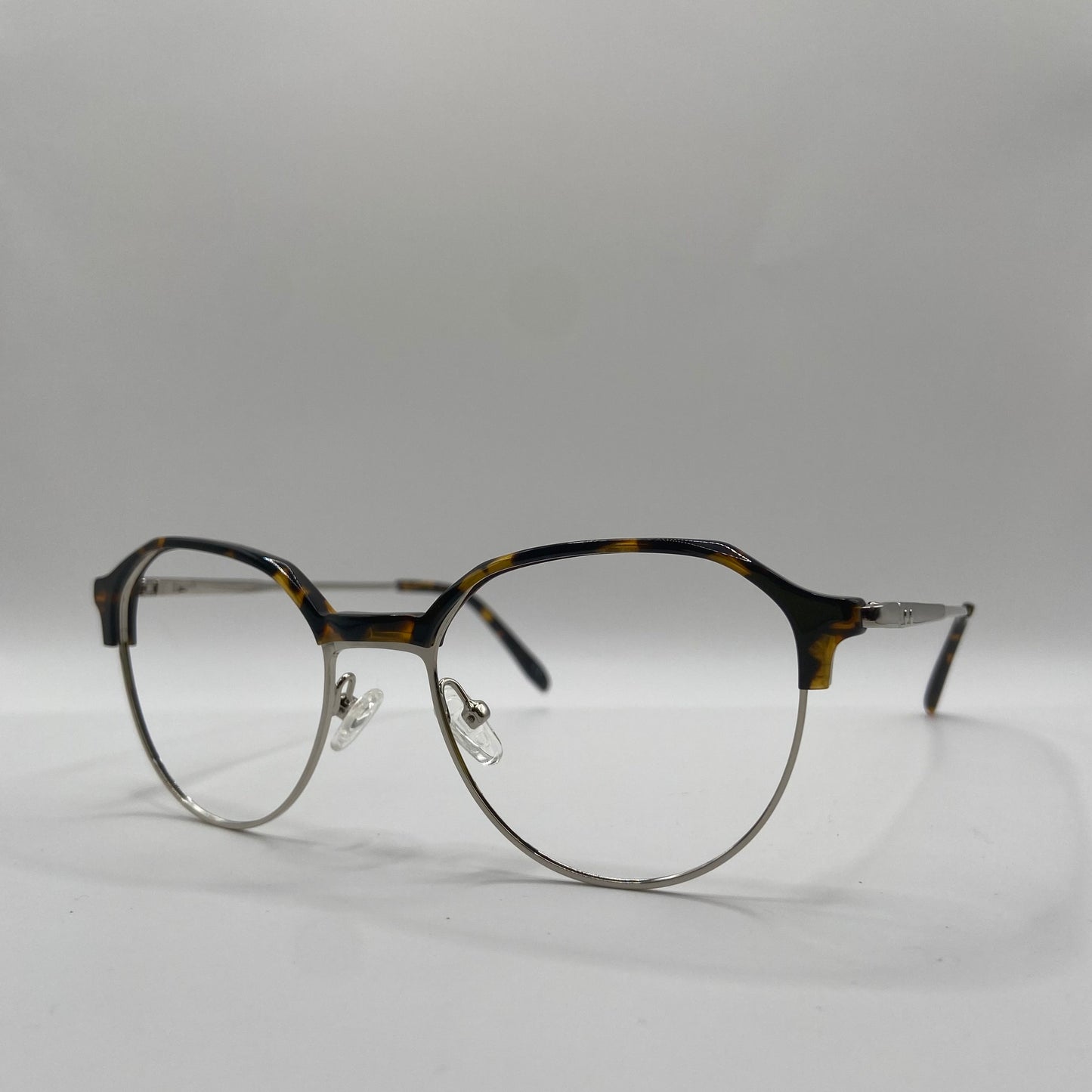ELEGANT OG STILREN BRILLE