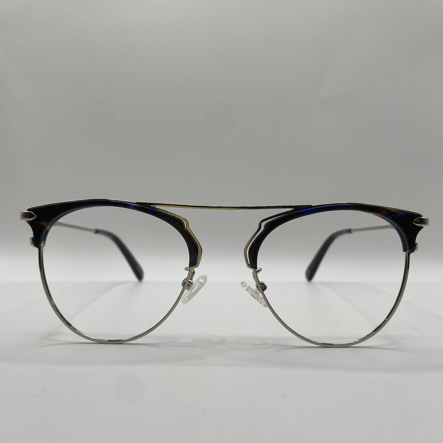 EN RAFFINERET BRILLE