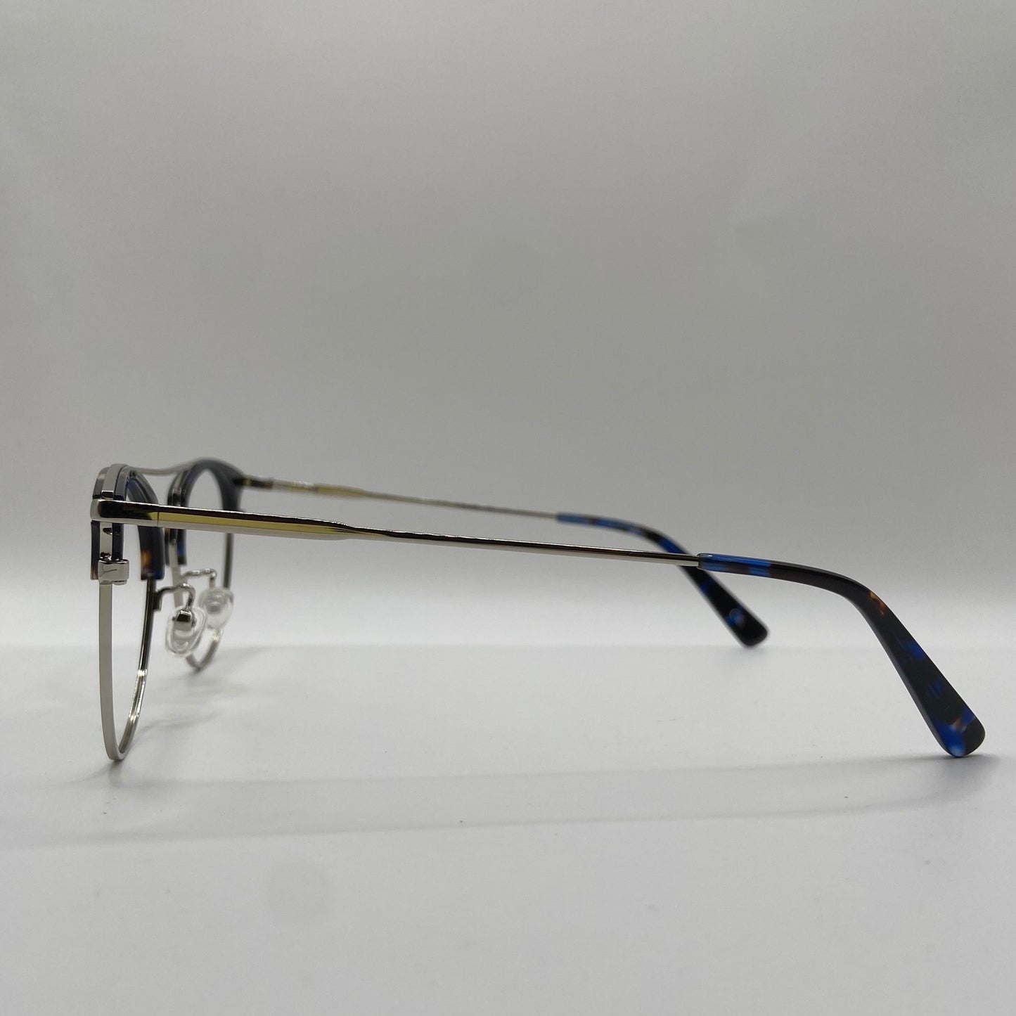 EN RAFFINERET BRILLE