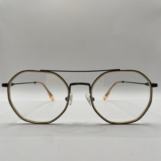 SMÅ DETALJER SKABER EN "SKÆV" BRILLE