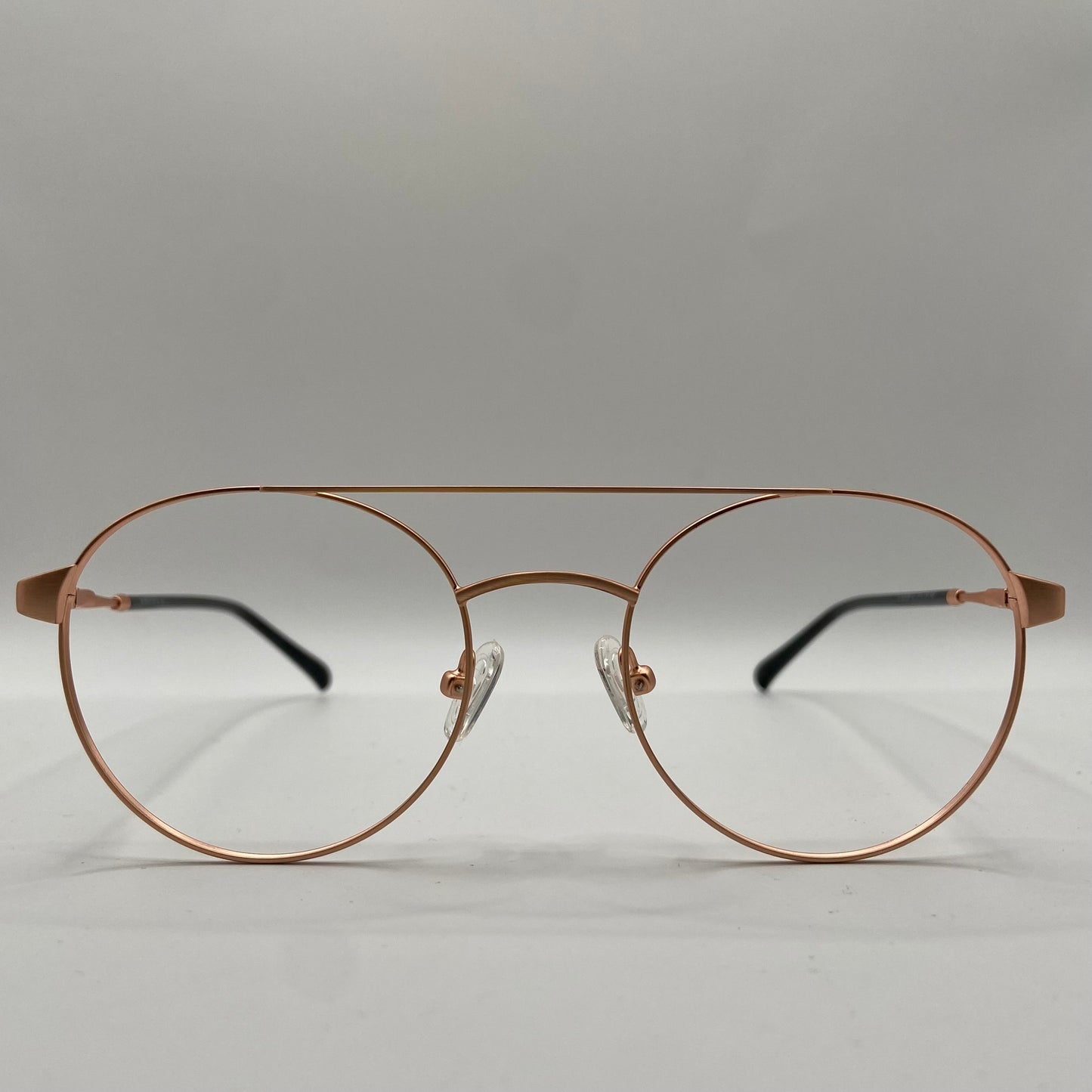 DEN RUNDE BRILLE HAR NOGET OVER SIG