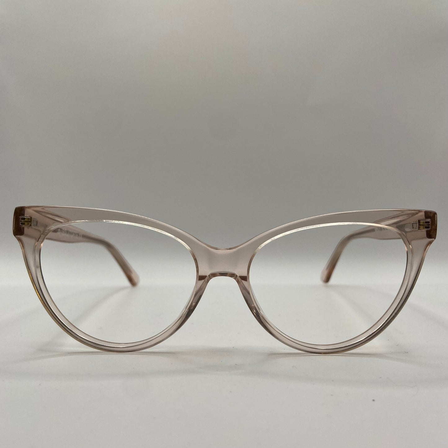 EN BRILLE DER FØLES SOM LYS