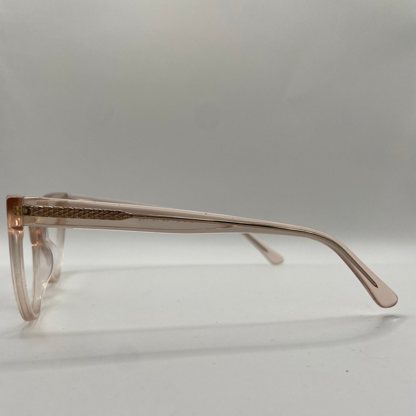 EN BRILLE DER FØLES SOM LYS