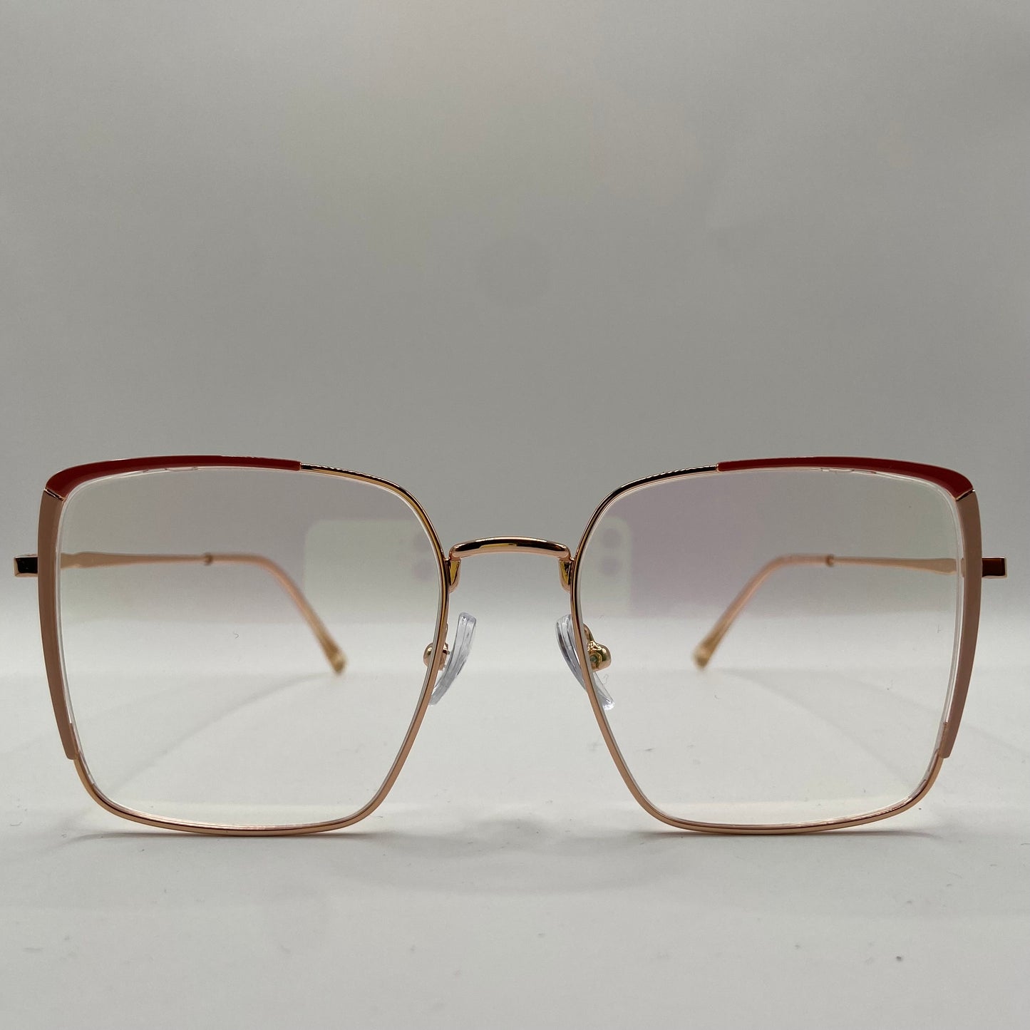 EN BRILLE MED ELEGANCE I LINJERNE