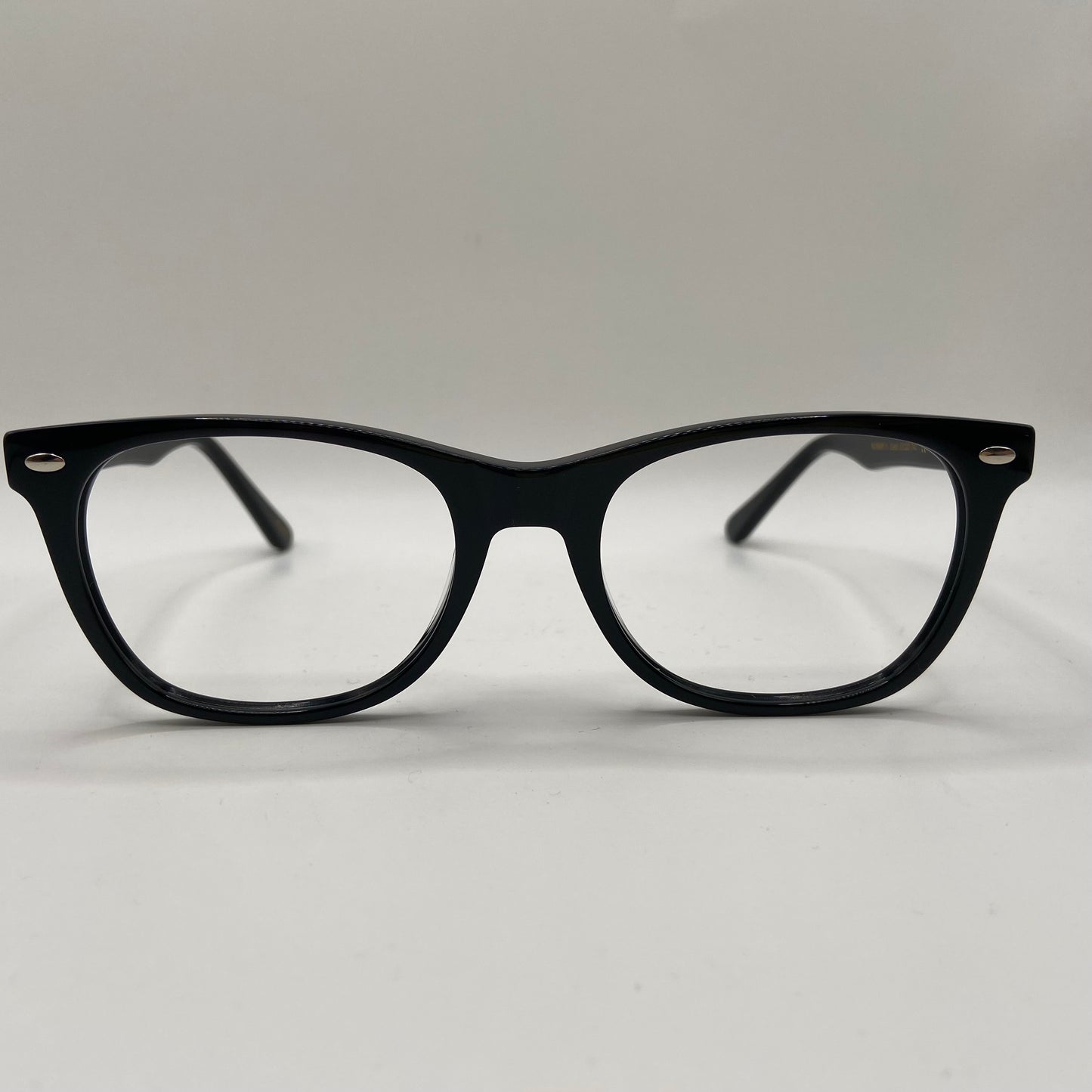 ÉN KLASSISK FORM, UENDELIGE LOOKS