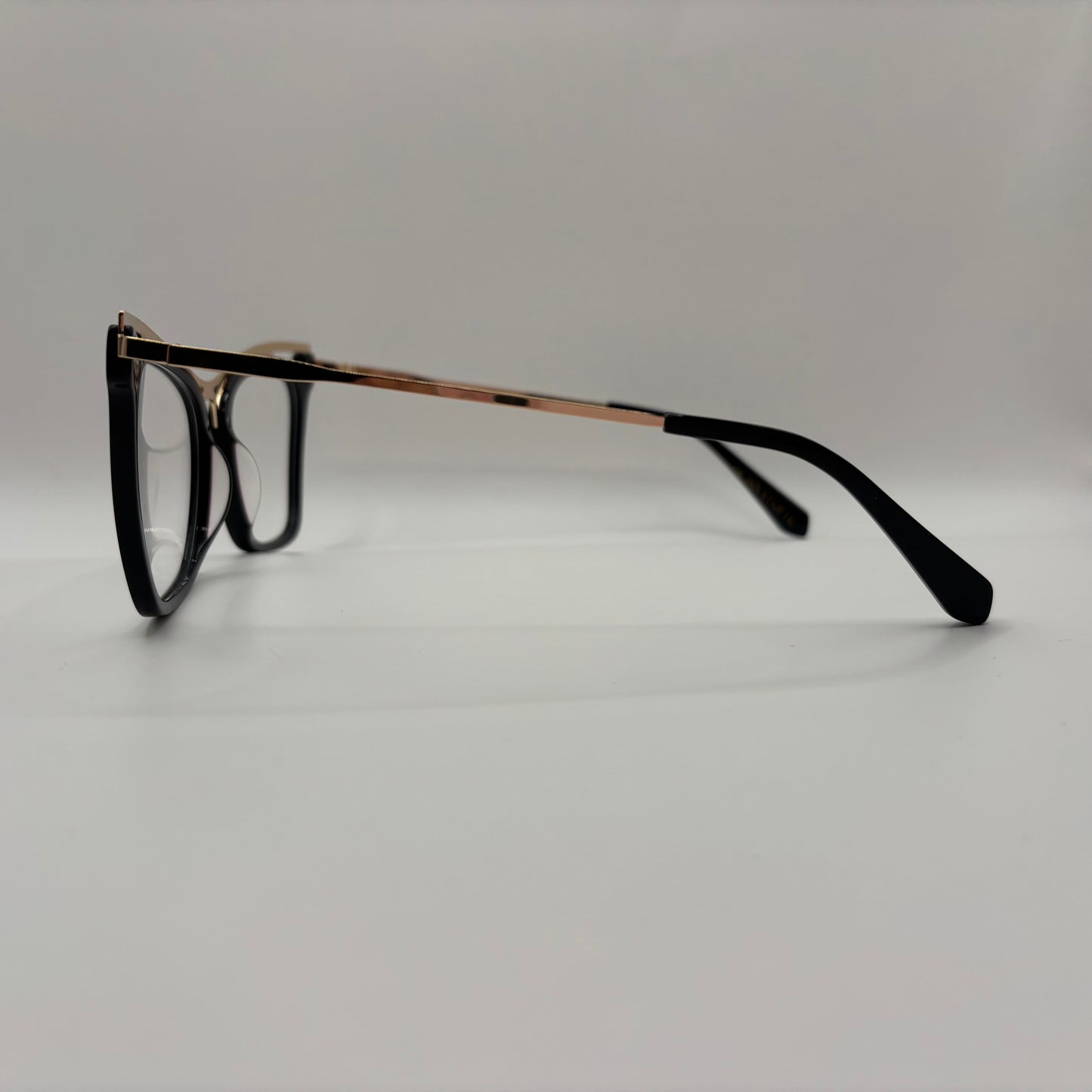 CAT WOMAN BRILLE