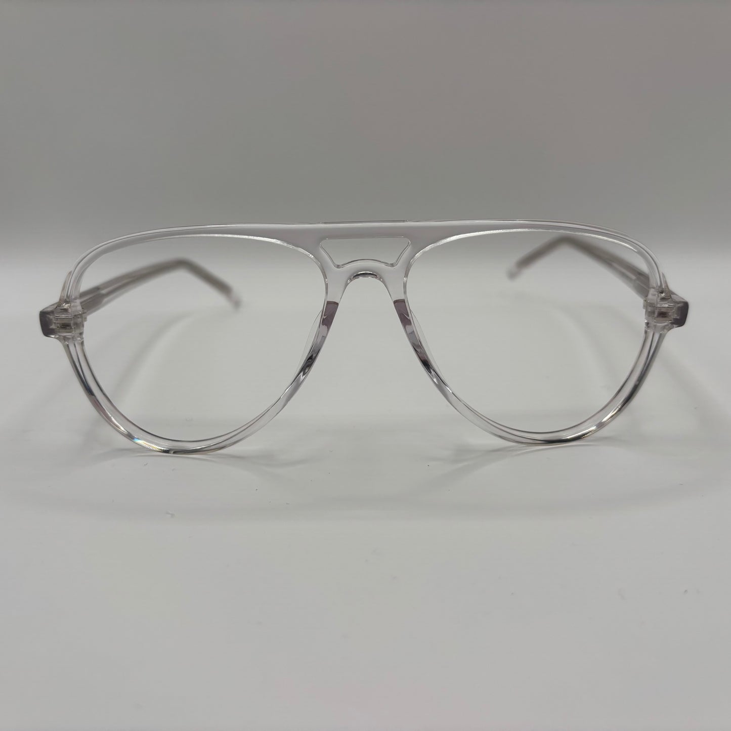 EN TRANSPARENT AVIATOR