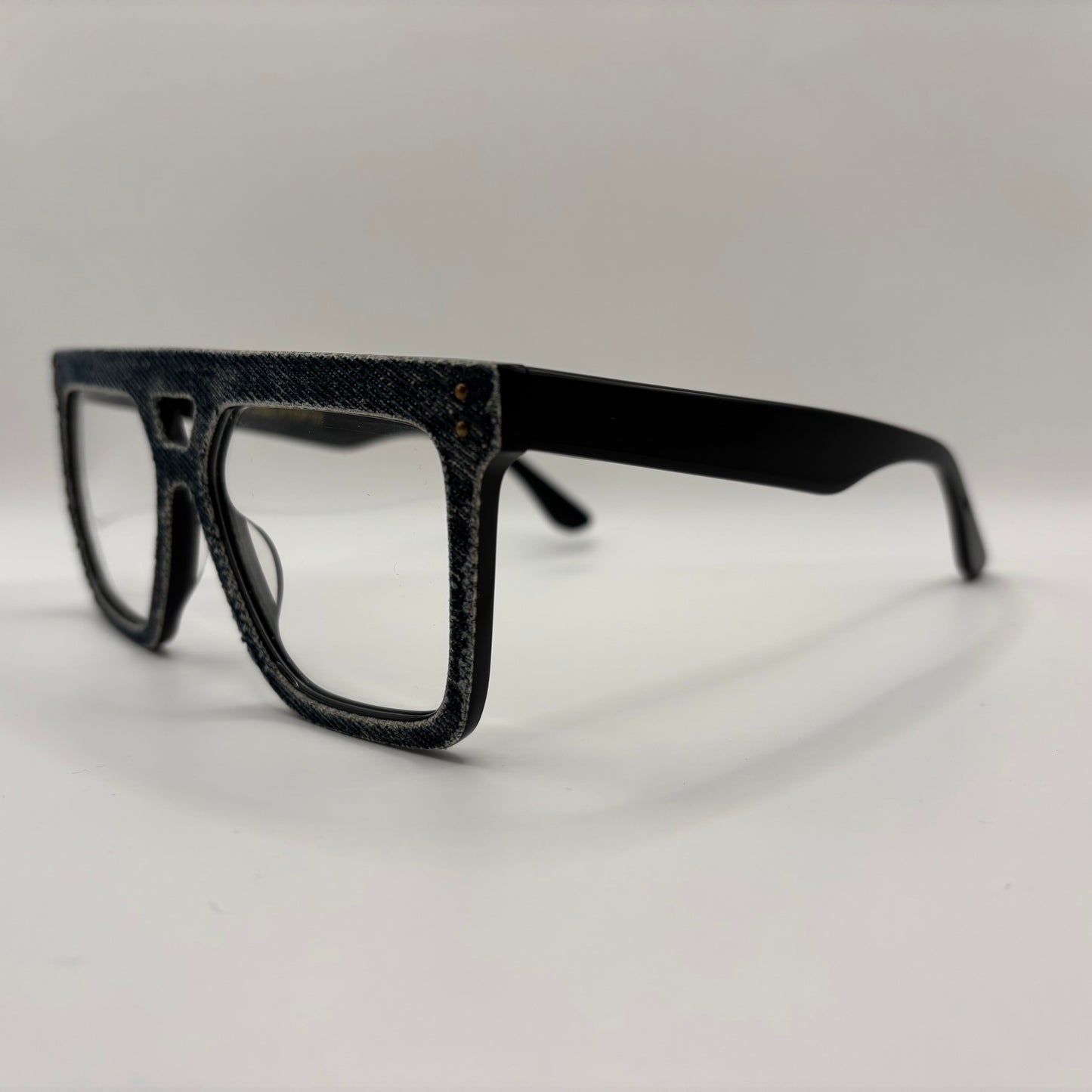 JEANS PÅ EN BRILLE...