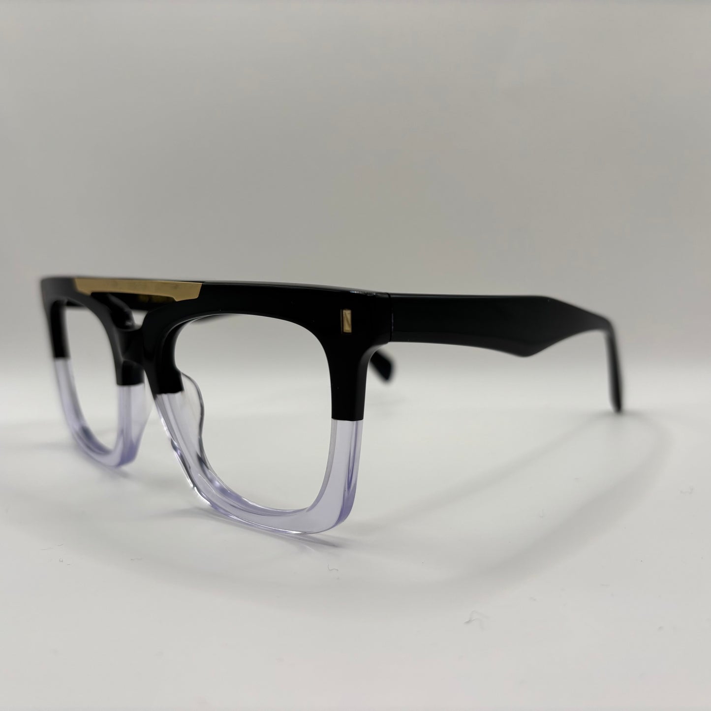 UTROLIG FLOT OG STILREN BRILLE