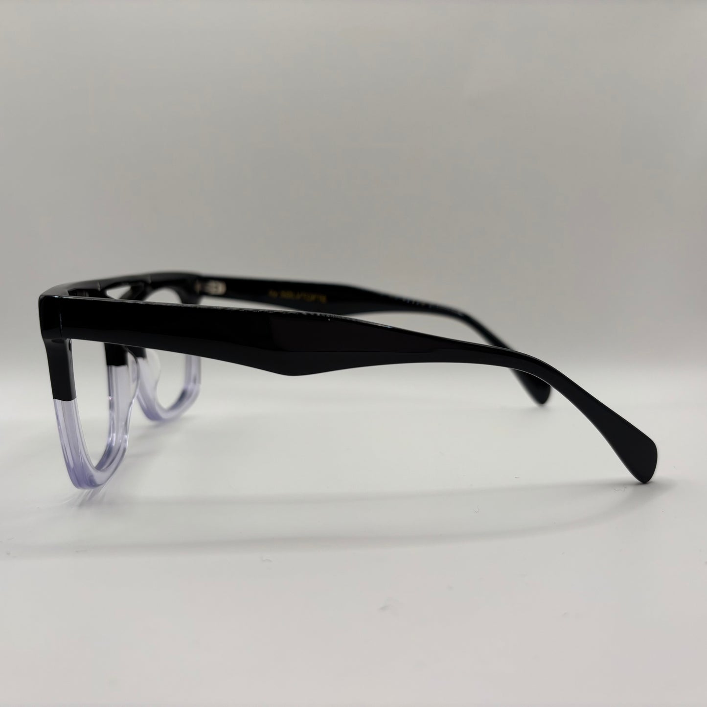 UTROLIG FLOT OG STILREN BRILLE