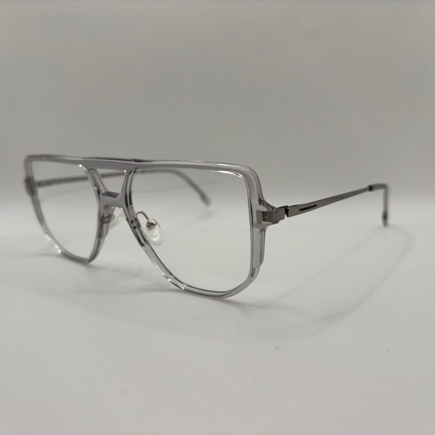 MEGET LET BRILLE MED KANT