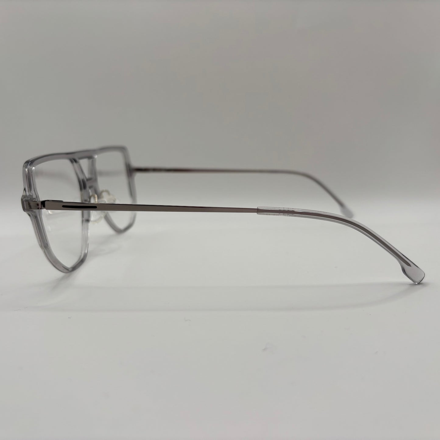 MEGET LET BRILLE MED KANT