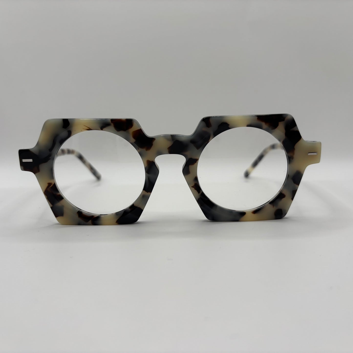 KAN EN BRILLE BÅDE VÆRE RUND OG KANTET?