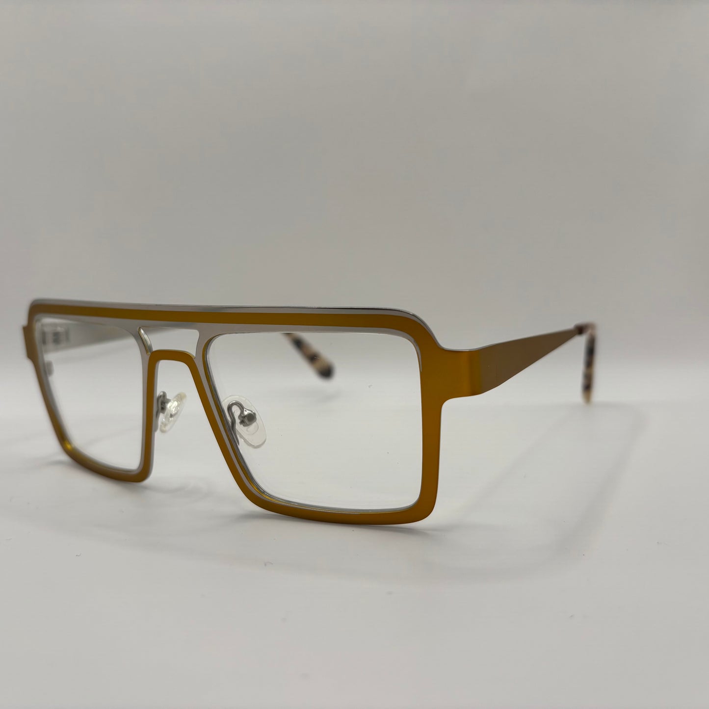 KAN DU BÆRE EN GUL BRILLE?