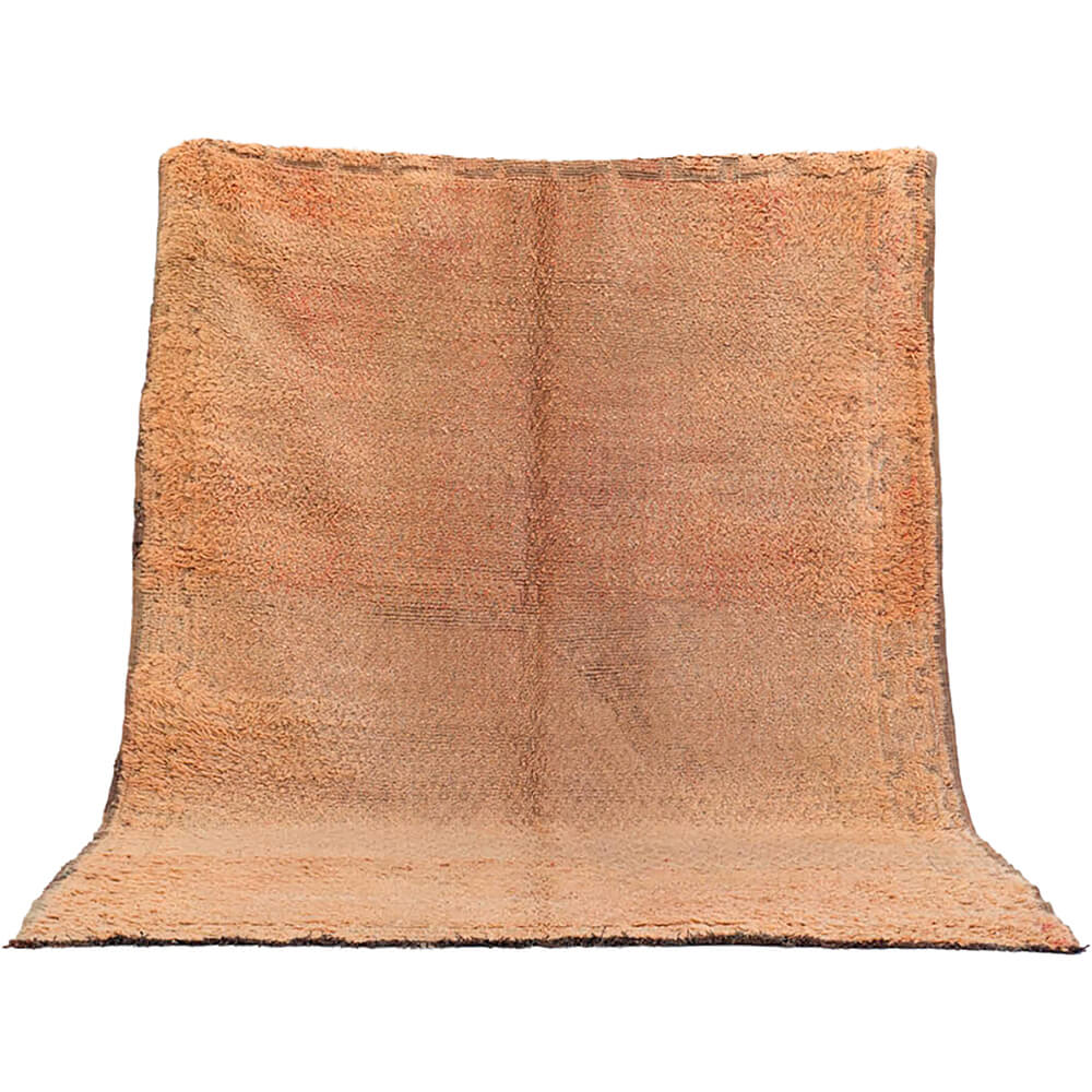 Sandfarvet vintage tæppe med patina