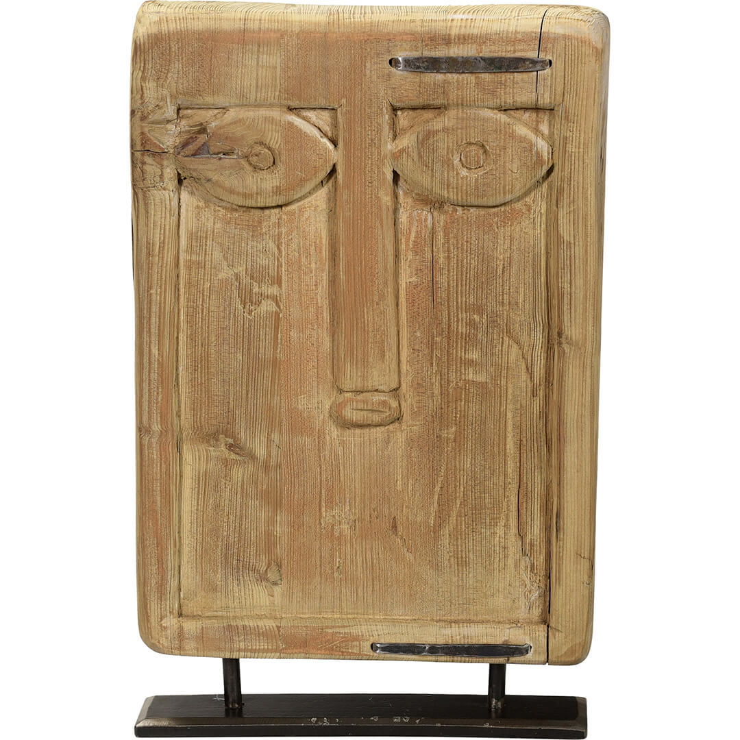 Art træskulptur på jernfod