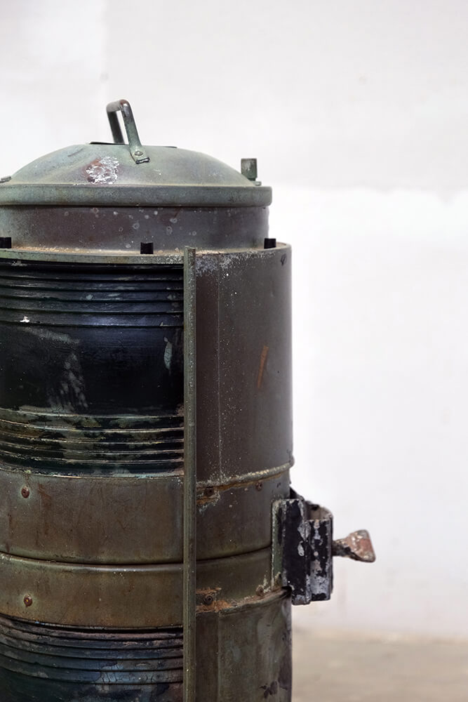 Rustik skibslampe i irret messing