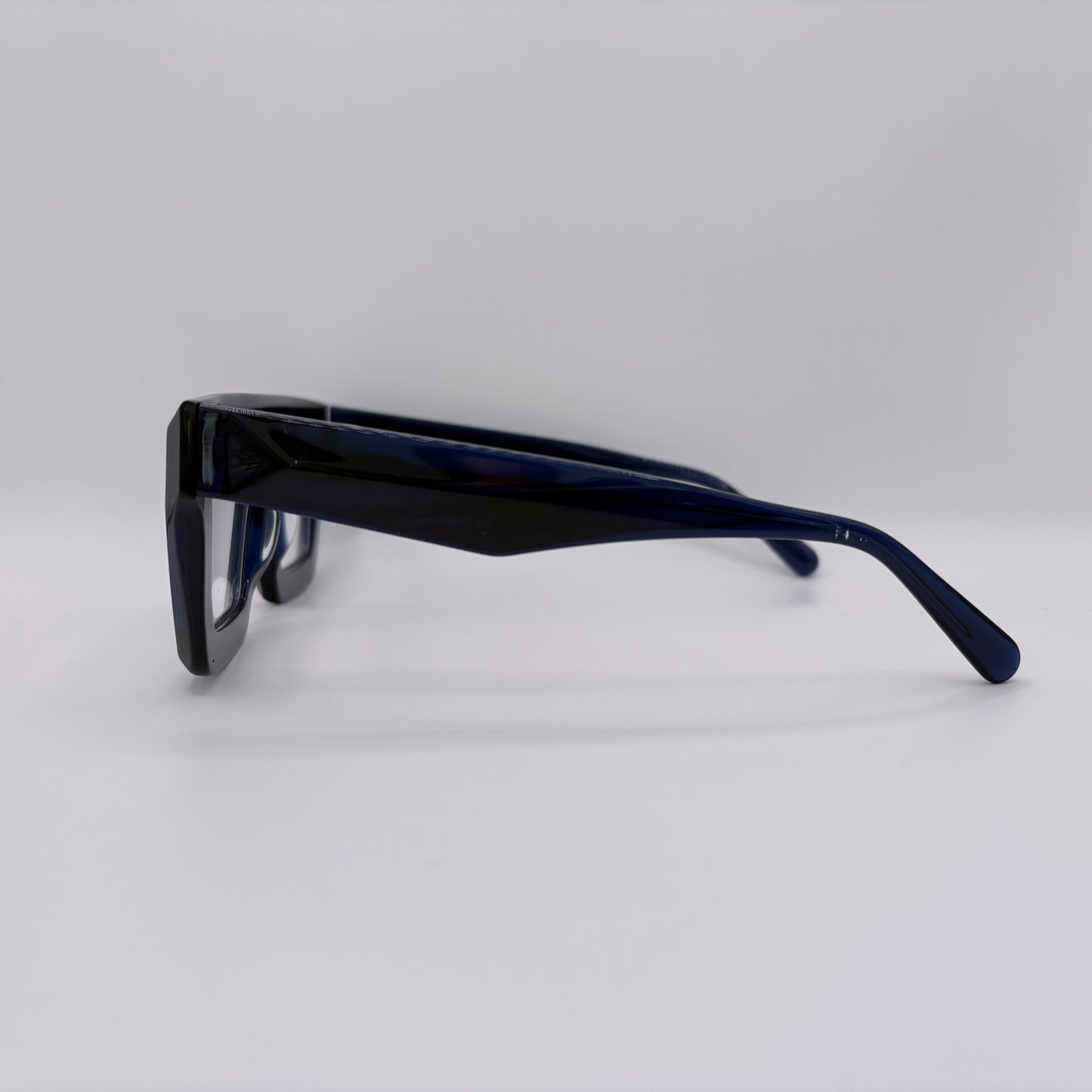 EN BRUTAL BRILLE ( SIGER KASPER....)